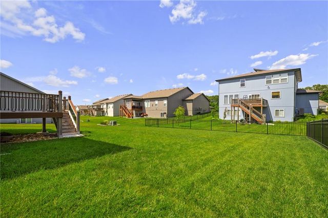 18738 Ocheltree Street, Spring Hill, KS 66083
