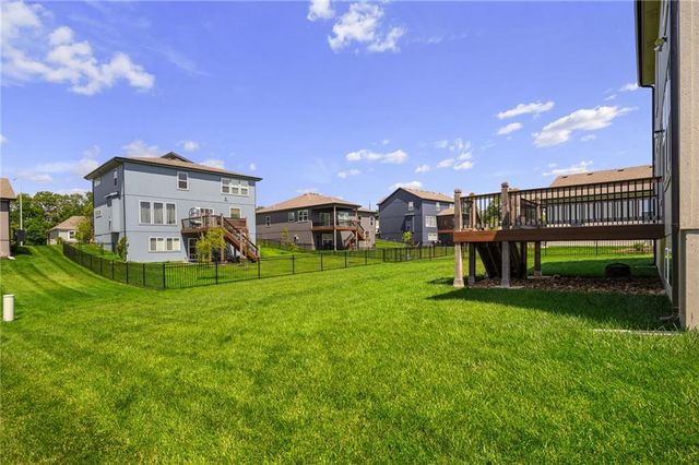 18738 Ocheltree Street, Spring Hill, KS 66083
