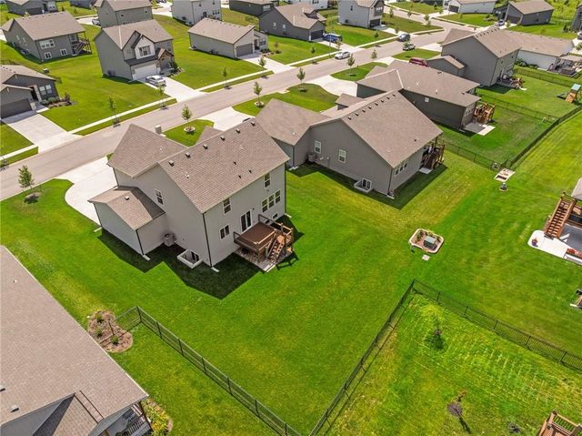 18738 Ocheltree Street, Spring Hill, KS 66083