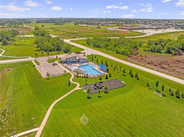 18738 Ocheltree Street, Spring Hill, KS 66083