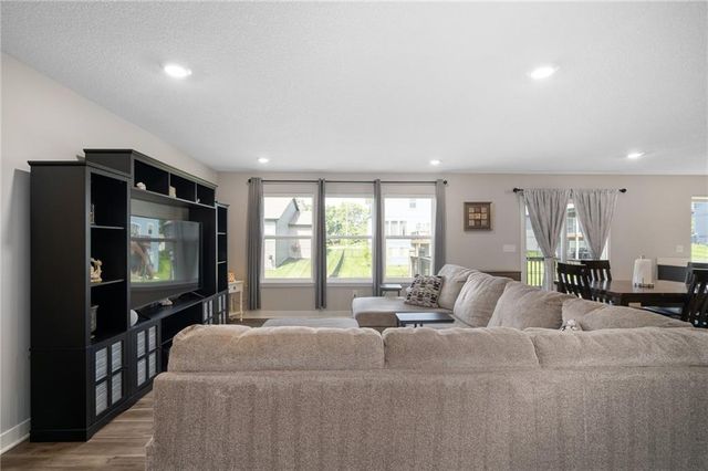 18738 Ocheltree Street, Spring Hill, KS 66083