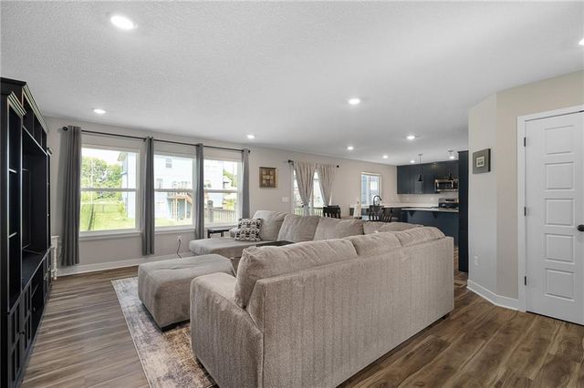 18738 Ocheltree Street, Spring Hill, KS 66083