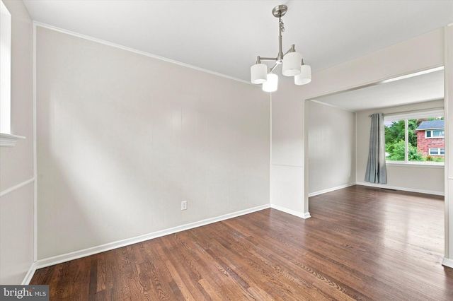 909 RAHWAY DR, Newark, DE 19711