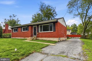 909 RAHWAY DR, Newark, DE 19711