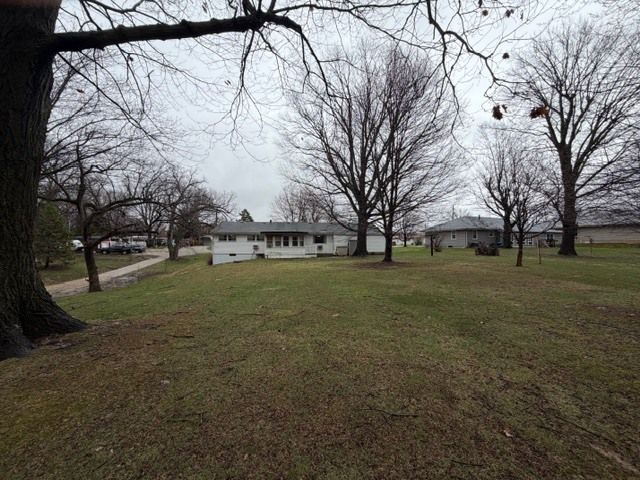 5563 Stone Road, Clinton, IL 61727