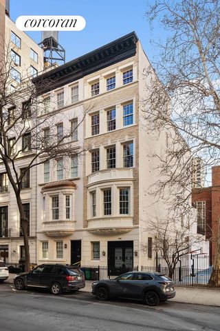 44 E 82ND Street, New York City, NY 10028