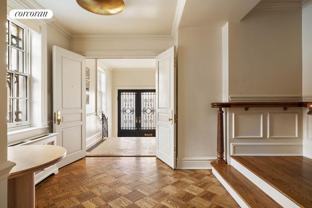 44 E 82ND Street, New York City, NY 10028