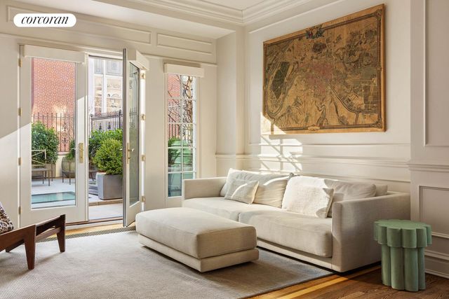 44 E 82ND Street, New York City, NY 10028