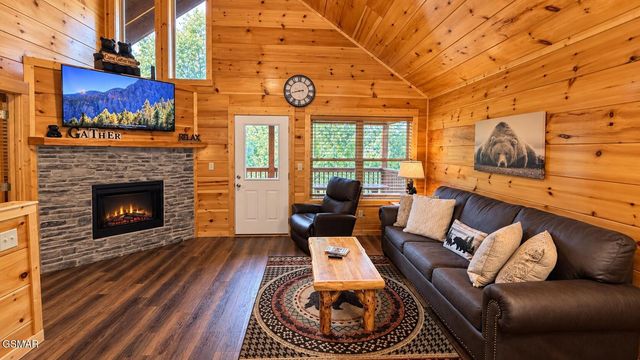 615 Quill Gordon Court, Pigeon Forge, TN 37863