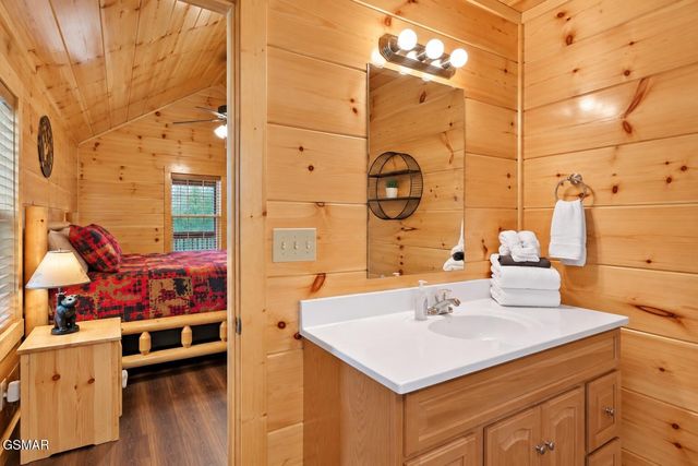 615 Quill Gordon Court, Pigeon Forge, TN 37863