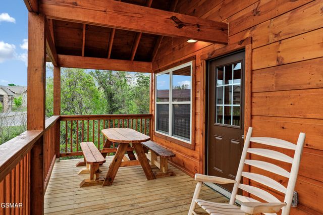 615 Quill Gordon Court, Pigeon Forge, TN 37863
