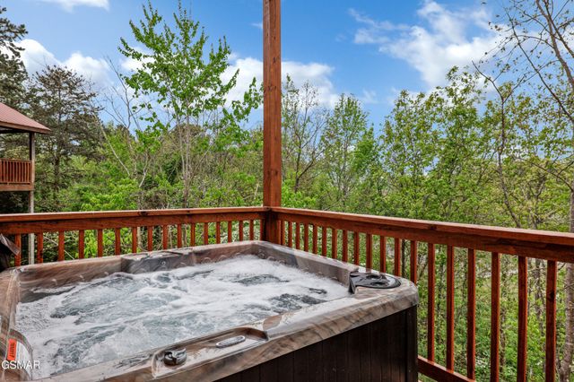 615 Quill Gordon Court, Pigeon Forge, TN 37863