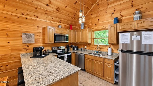 615 Quill Gordon Court, Pigeon Forge, TN 37863