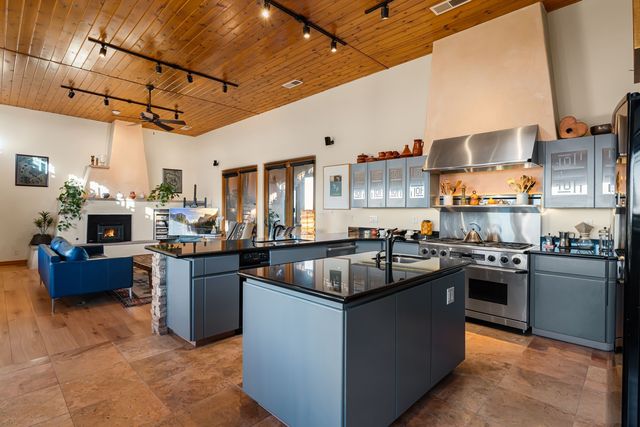 8 Sunrise, Placitas, NM 87043