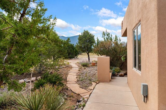 8 Sunrise, Placitas, NM 87043