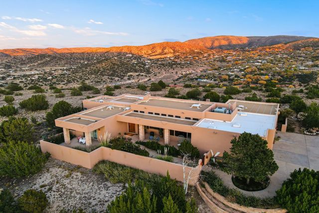 8 Sunrise, Placitas, NM 87043