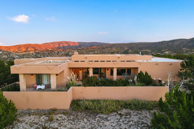 8 Sunrise, Placitas, NM 87043