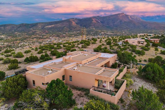 8 Sunrise, Placitas, NM 87043