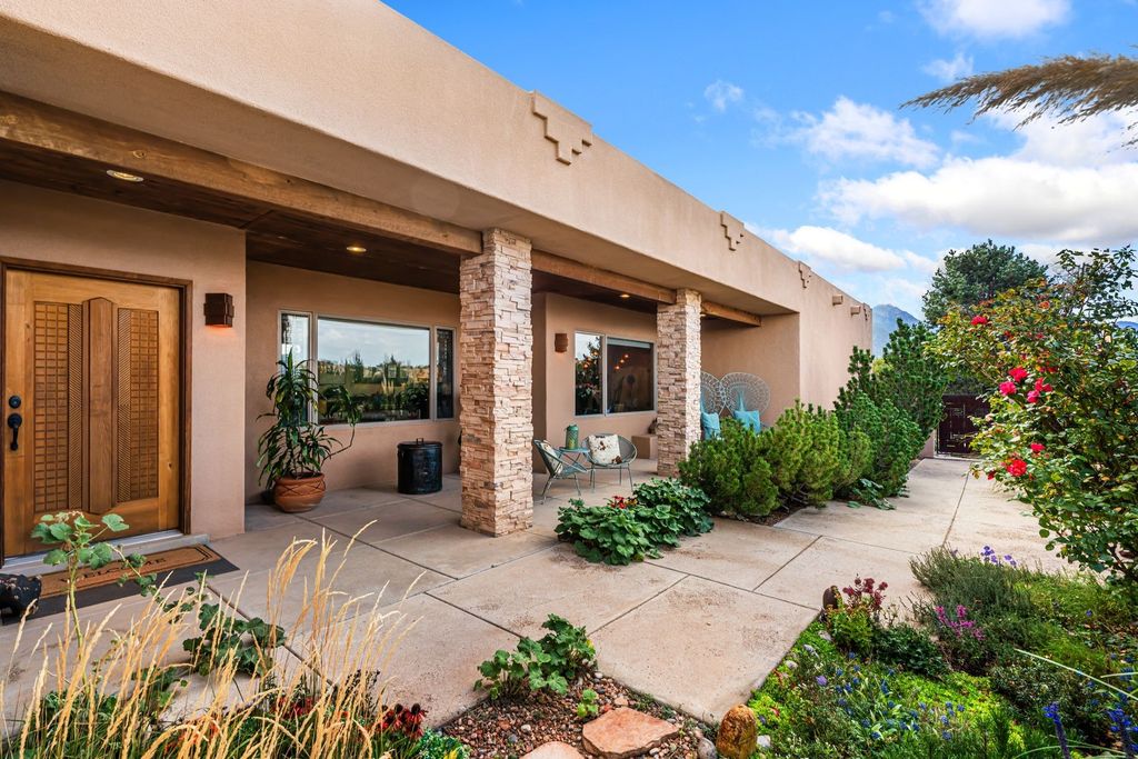 8 Sunrise, Placitas, NM 87043