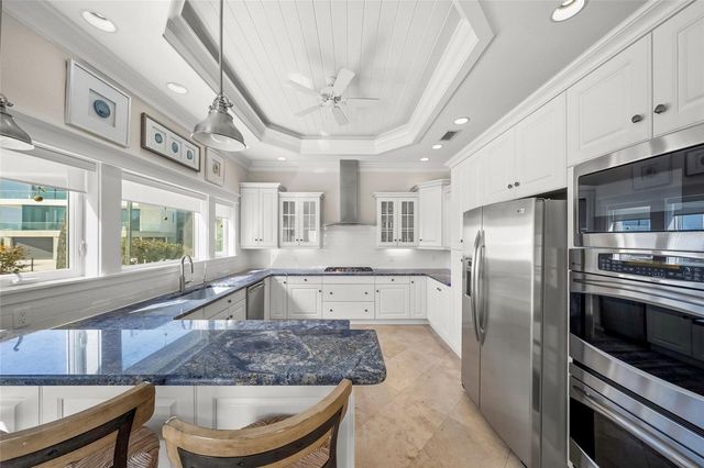 105 49TH STREET, Holmes Beach, FL 34217