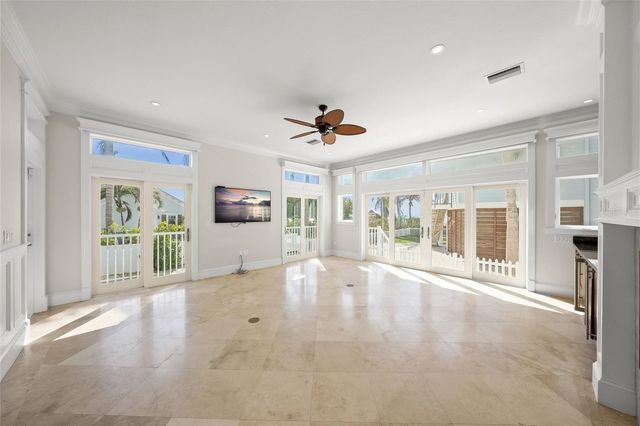 105 49TH STREET, Holmes Beach, FL 34217