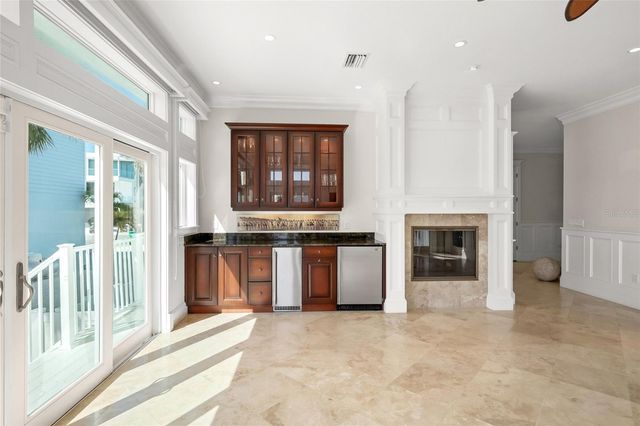 105 49TH STREET, Holmes Beach, FL 34217