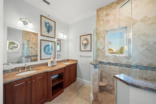 105 49TH STREET, Holmes Beach, FL 34217