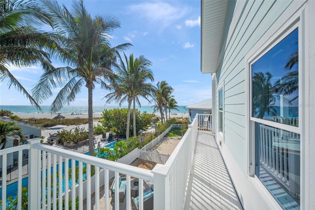 105 49TH STREET, Holmes Beach, FL 34217