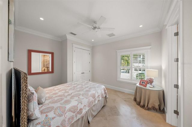 105 49TH STREET, Holmes Beach, FL 34217