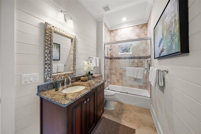 105 49TH STREET, Holmes Beach, FL 34217