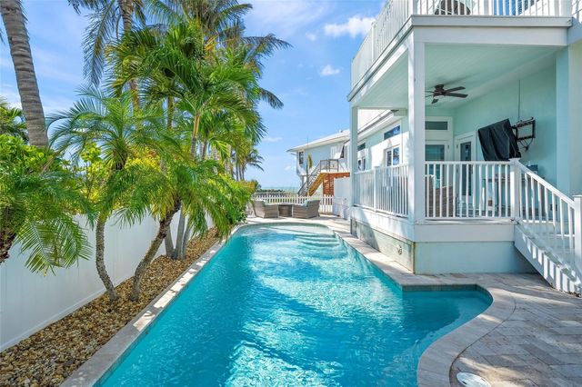 105 49TH STREET, Holmes Beach, FL 34217