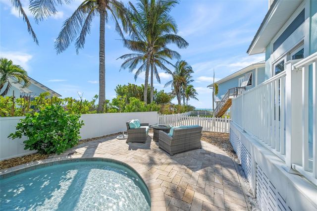 105 49TH STREET, Holmes Beach, FL 34217
