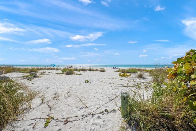 105 49TH STREET, Holmes Beach, FL 34217