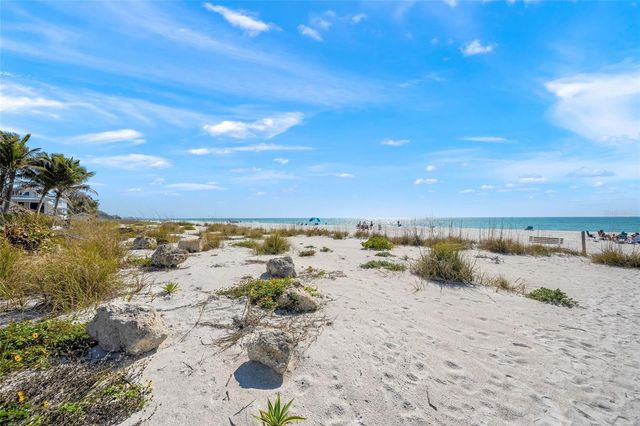 105 49TH STREET, Holmes Beach, FL 34217