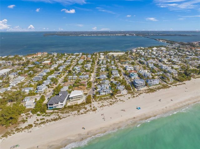 105 49TH STREET, Holmes Beach, FL 34217