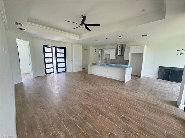 2741 41st AVE NE, Naples, FL 34120
