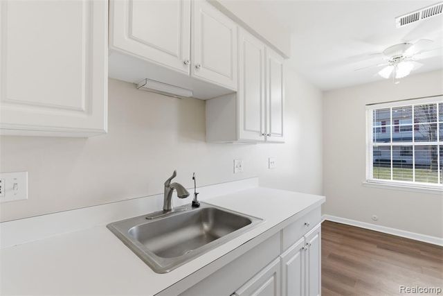 138 Princeton Drive, South Lyon, MI 48178