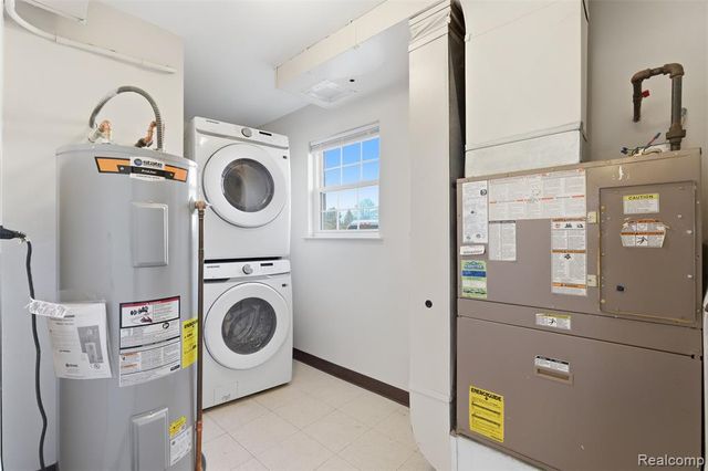 138 Princeton Drive, South Lyon, MI 48178