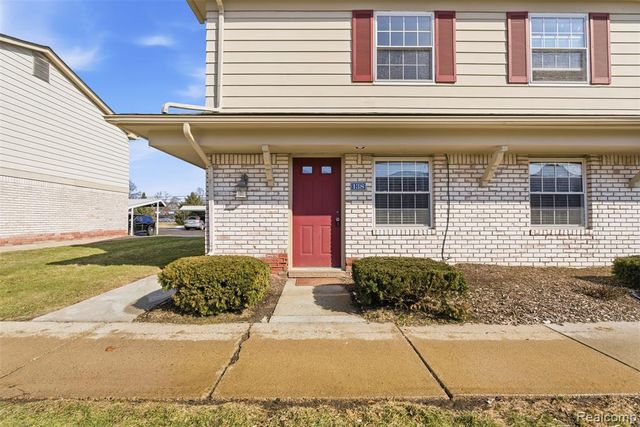 138 Princeton Drive, South Lyon, MI 48178