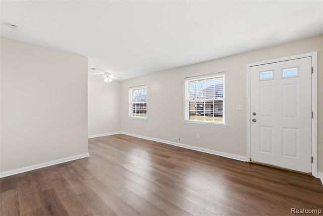 138 Princeton Drive, South Lyon, MI 48178