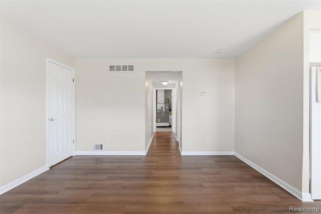 138 Princeton Drive, South Lyon, MI 48178