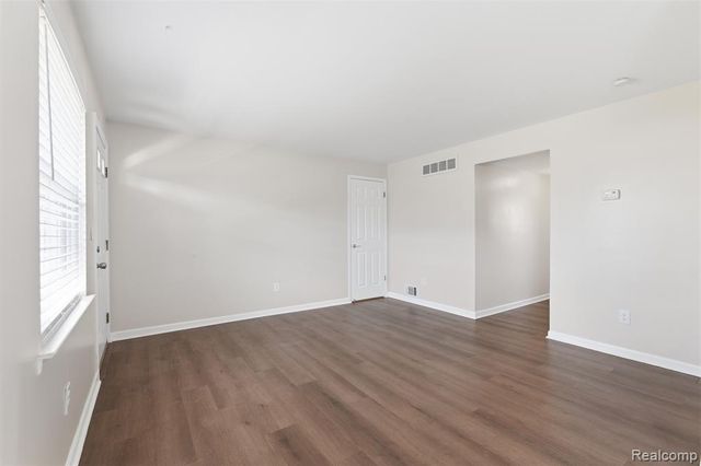 138 Princeton Drive, South Lyon, MI 48178