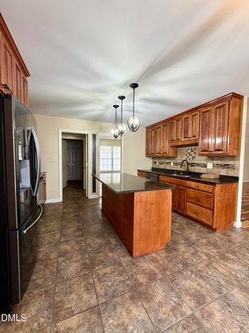 800 Carolina Drive, Dunn, NC 28334