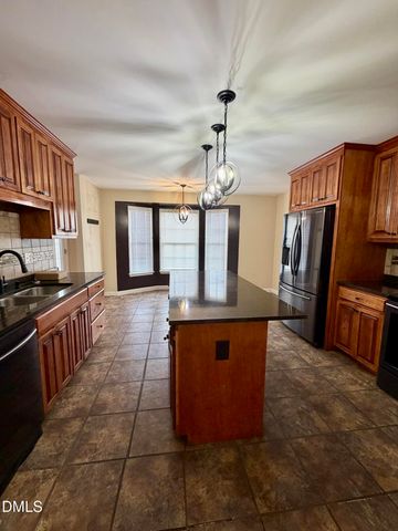 800 Carolina Drive, Dunn, NC 28334