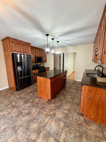 800 Carolina Drive, Dunn, NC 28334