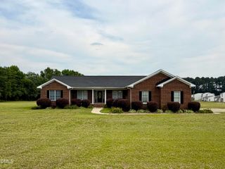 800 Carolina Drive, Dunn, NC 28334