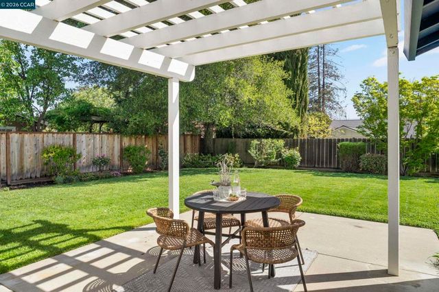 419 Derby Ct, Pleasant Hill, CA 94523