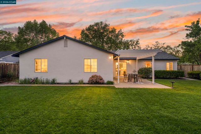 419 Derby Ct, Pleasant Hill, CA 94523