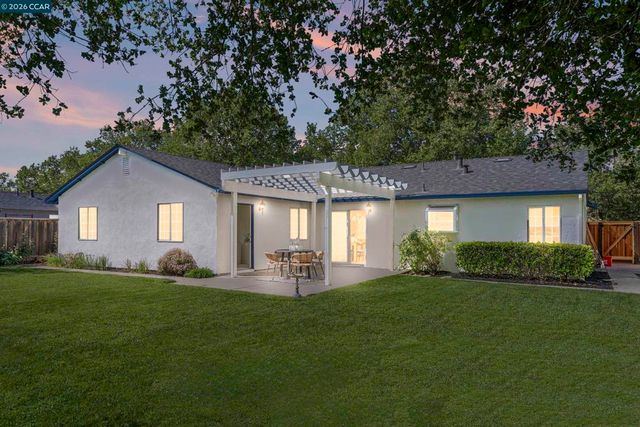 419 Derby Ct, Pleasant Hill, CA 94523