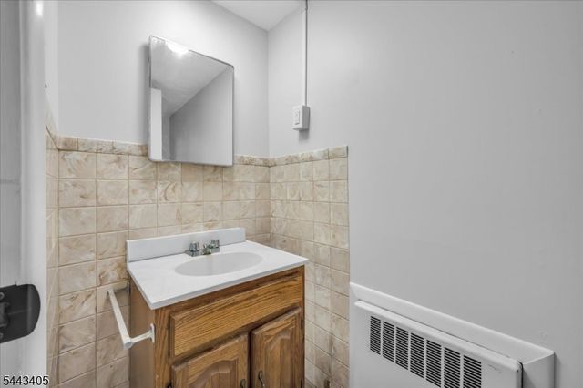 612 Betsy Ross Pl, Bound Brook Boro, NJ 08805